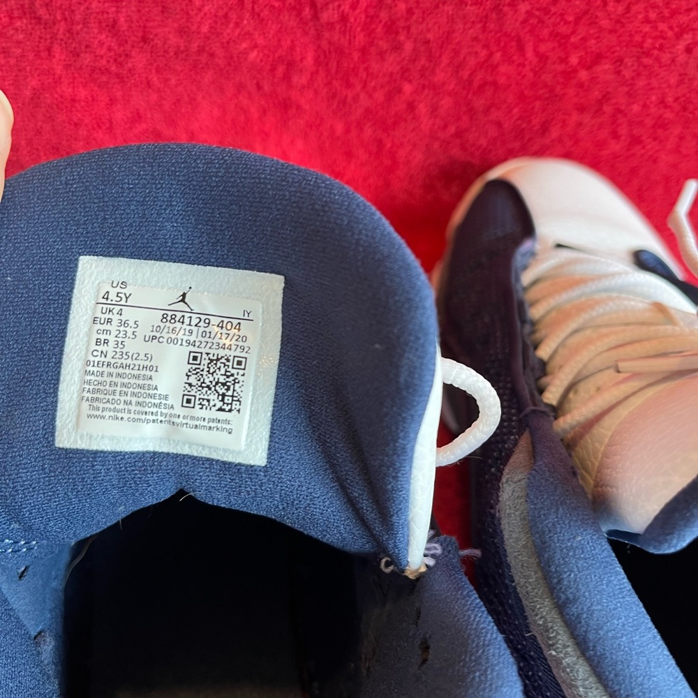 Youth Air Jordan Retro 13 - Picture 10 of 11